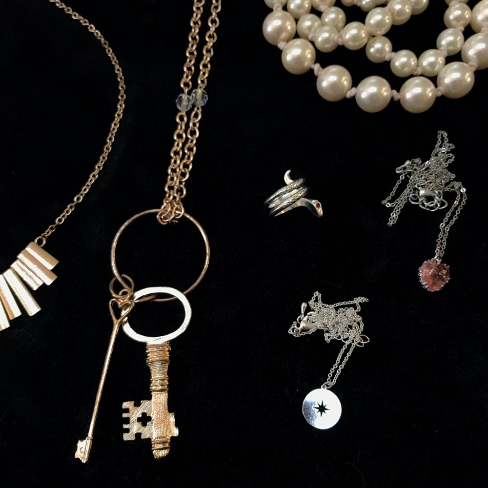 🔥 Jewelry + Hair Treasure Box - Lot of Jewelry - Gift Box 🔥